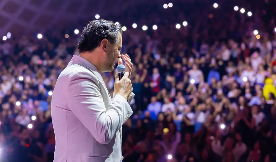 Ragheb Alama live in Sydney, photo 1